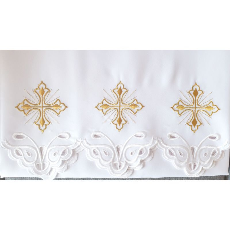fata-de-altar-cruci-aurii-broderie-decupata-model-1673 Față de altar – model 1673