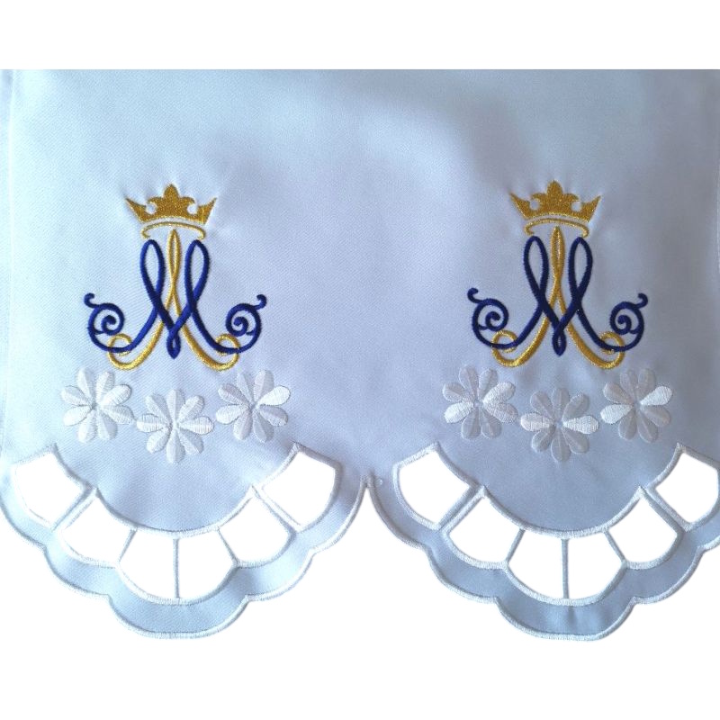 fata-de-altar-mariana-2899-monograma-m-coroana-broderie-decupata Față de altar mariană – model 2899